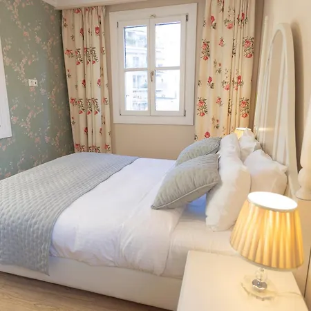 Gatto Perso Luxury Studios And Apartments アパート