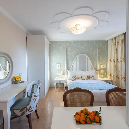 Gatto Perso Luxury Studios And Apartments アパート