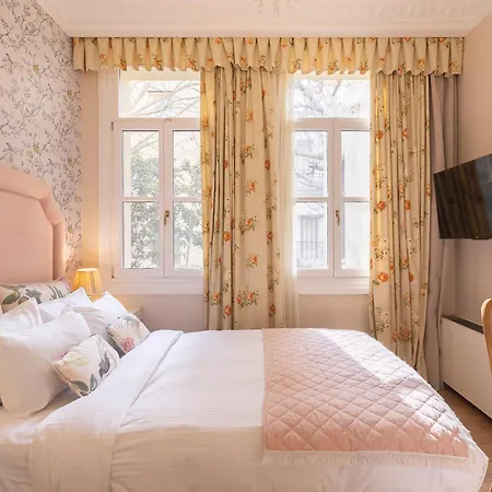 アパート Gatto Perso Luxury Studios And Apartments テッサロニキ