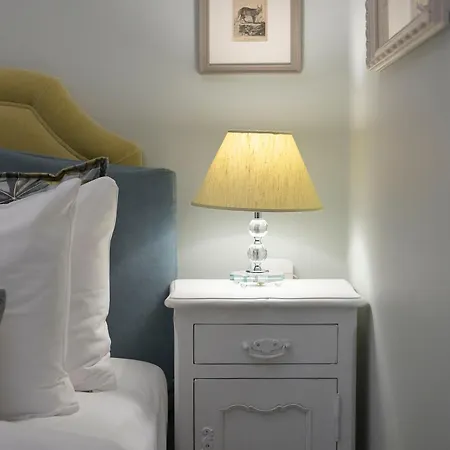 Gatto Perso Luxury Studios And Apartments アパート *