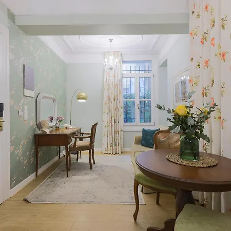 Gatto Perso Luxury Studios And Apartments アパート テッサロニキ