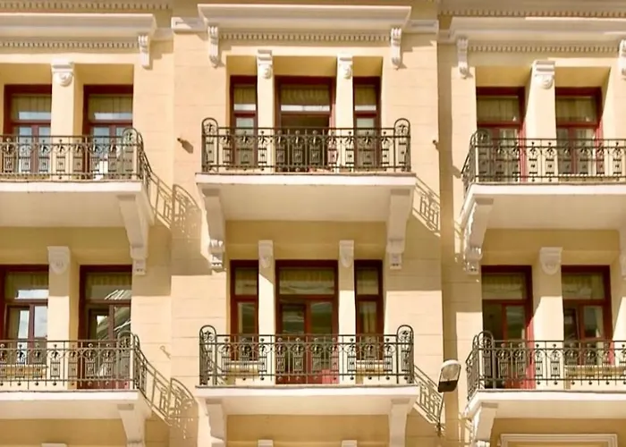 Gatto Perso Luxury And * Salonicco