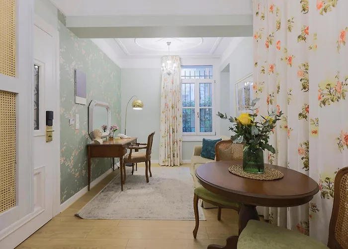 Gatto Perso Luxury And Appartamento Salonicco